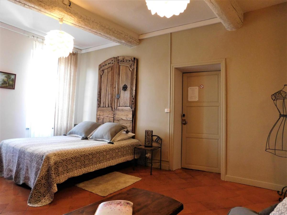 Le Prieure Saint Louis Bed & Breakfast Floure ภายนอก รูปภาพ
