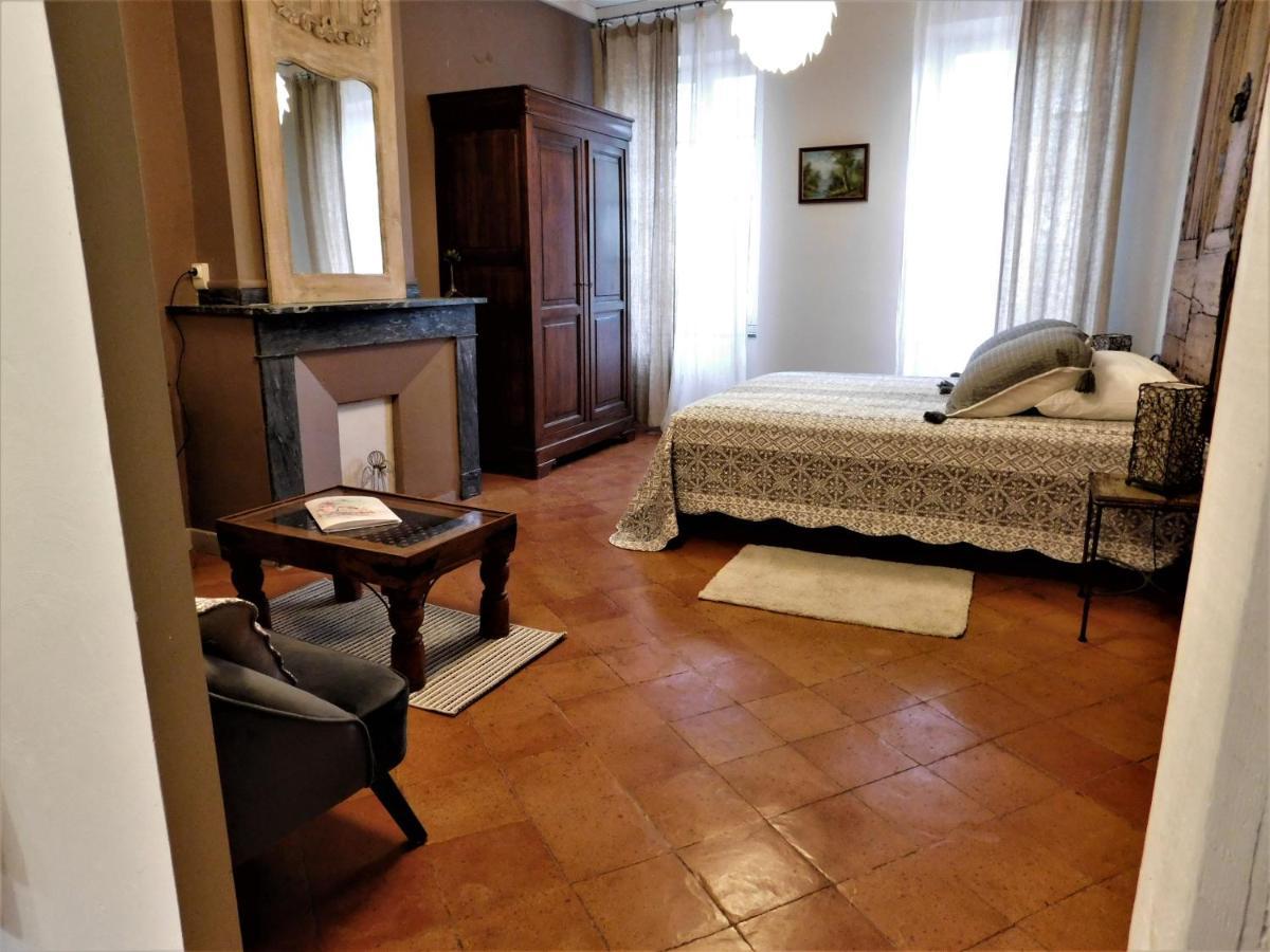 Le Prieure Saint Louis Bed & Breakfast Floure ภายนอก รูปภาพ