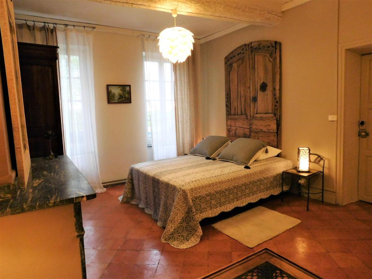 Le Prieure Saint Louis Bed & Breakfast Floure ภายนอก รูปภาพ